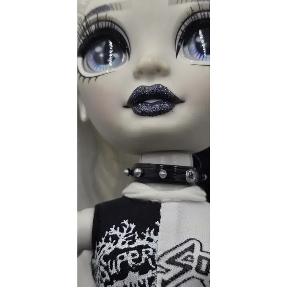 Rainbow High Shadow Series Heather Grayson Fashion Doll